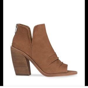 Vince Camuto “Kreesi” peep toe bootie